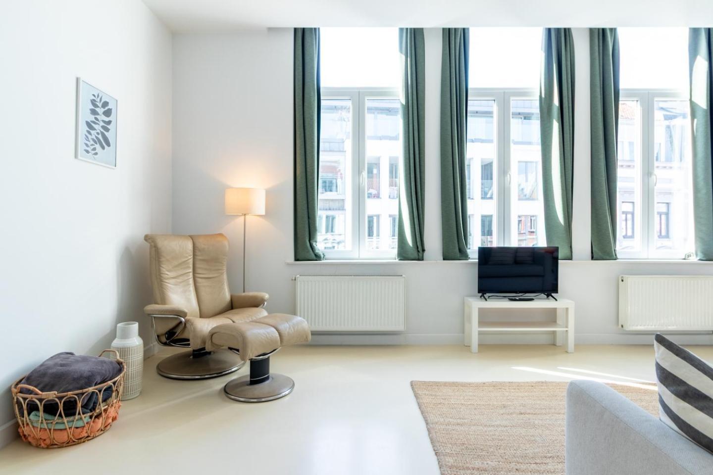 Bright, Spacious Apartments & Perfectly Located In The Heart Of Гент Экстерьер фото