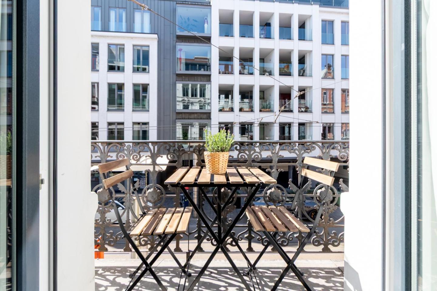 Bright, Spacious Apartments & Perfectly Located In The Heart Of Гент Экстерьер фото
